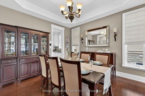 Photo 5 at 10 Silver Sterling Crescent, Vellore Village, Vaughan