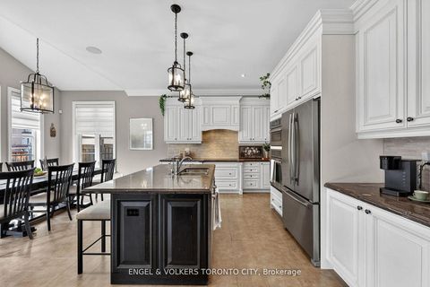 Photo 10 at 10 Silver Sterling Crescent, Vellore Village, Vaughan