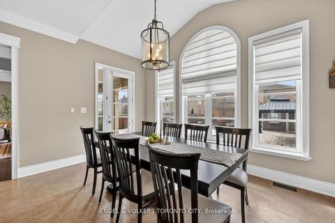 Photo 13 at 10 Silver Sterling Crescent, Vellore Village, Vaughan