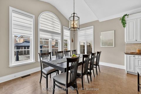 Photo 14 at 10 Silver Sterling Crescent, Vellore Village, Vaughan