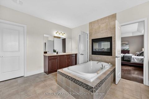 Photo 24 at 10 Silver Sterling Crescent, Vellore Village, Vaughan