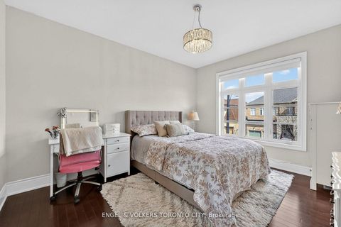 Photo 26 at 10 Silver Sterling Crescent, Vellore Village, Vaughan