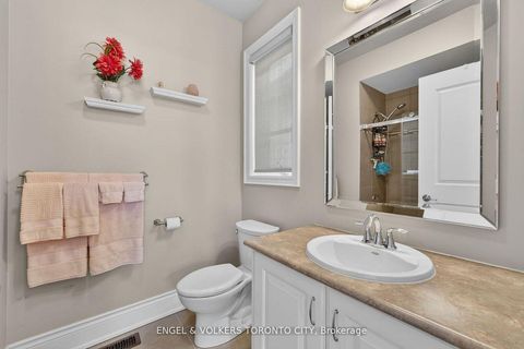 Photo 27 at 10 Silver Sterling Crescent, Vellore Village, Vaughan