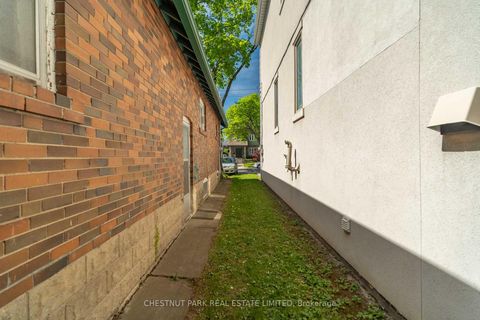 Photo 5 at 127 St Clements Avenue, Eglinton, Toronto