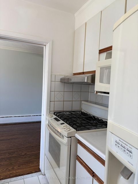 Photo 4 at 31 Robertsfield Crescent, Maryvale, Toronto