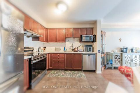 Photo 3 at 37 Bilbrough Street, Bayview Northeast, Aurora
