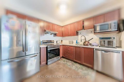 Photo 4 at 37 Bilbrough Street, Bayview Northeast, Aurora
