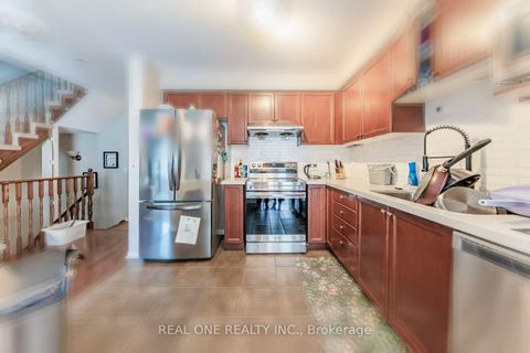 Photo 5 at 37 Bilbrough Street, Bayview Northeast, Aurora