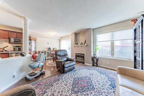 Photo 10 at 37 Bilbrough Street, Bayview Northeast, Aurora