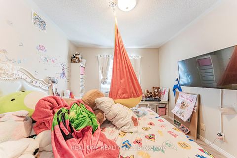 Photo 22 at 37 Bilbrough Street, Bayview Northeast, Aurora