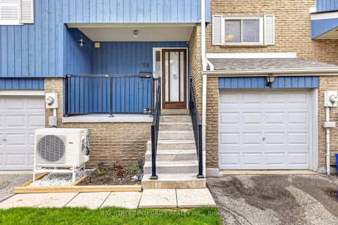 Photo 2 at 26 - 646 Village Parkway, Unionville, Markham