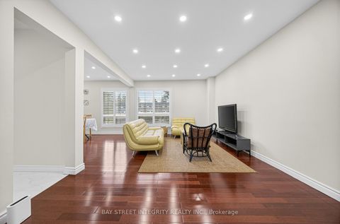 Photo 5 at 26 - 646 Village Parkway, Unionville, Markham