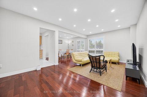 Photo 6 at 26 - 646 Village Parkway, Unionville, Markham