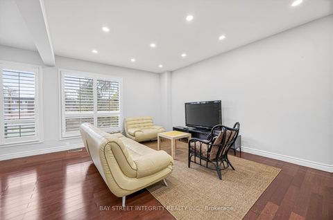 Photo 7 at 26 - 646 Village Parkway, Unionville, Markham