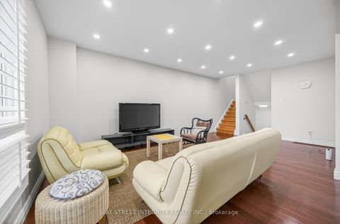 Photo 8 at 26 - 646 Village Parkway, Unionville, Markham