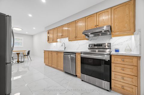 Photo 15 at 26 - 646 Village Parkway, Unionville, Markham