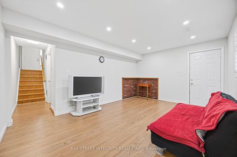 Photo 21 at 26 - 646 Village Parkway, Unionville, Markham