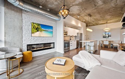Photo 5 at 403 - 60 Bathurst Street, Niagara, Toronto