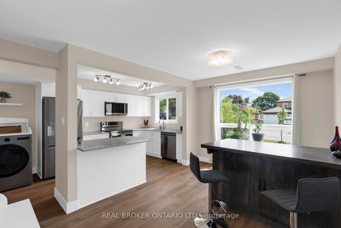 Photo 9 at 50 Browning Trail, Letitia Heights, Barrie