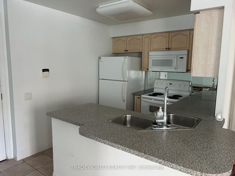 Photo 3 at 501 - 21 Hillcrest Avenue, Willowdale East, Toronto