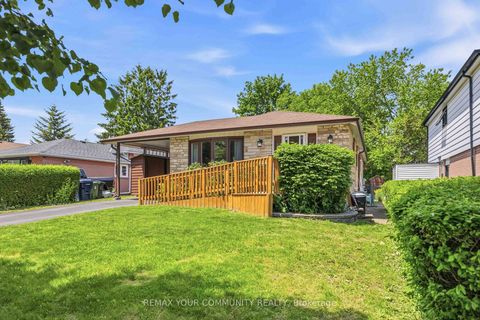 Photo 2 at 46 Earswick Drive, Guildwood, Toronto