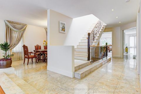 Photo 2 at 215 Olive Avenue S, Willowdale East, Toronto