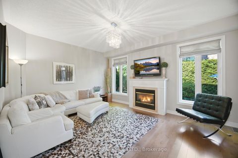 Photo 13 at 148 Vellore Avenue, Vellore Village, Vaughan