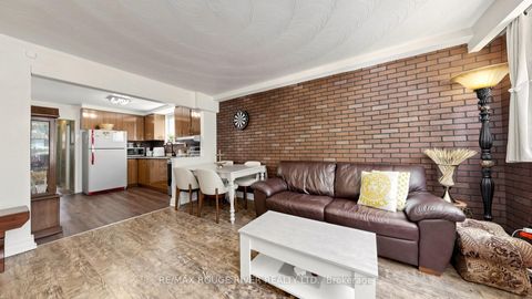 Photo 5 at 263 Oak Park Avenue, Lumsden, Toronto