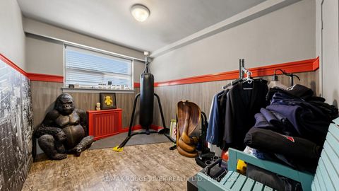 Photo 12 at 263 Oak Park Avenue, Lumsden, Toronto