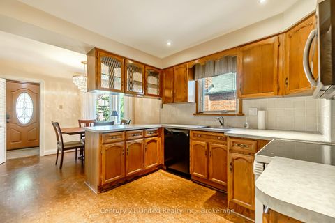 Photo 5 at 64 Renown Road, City Centre West, Toronto