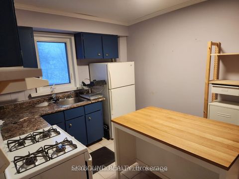 Photo 11 at 837 Gladstone Avenue, Junction, Toronto