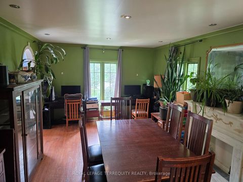 Photo 3 at 519 Henry Street, Downtown Whitby, Whitby