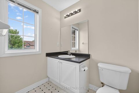 Photo 17 at 18 Lancaster Court, Keswick South, Georgina