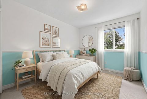 Photo 18 at 18 Lancaster Court, Keswick South, Georgina