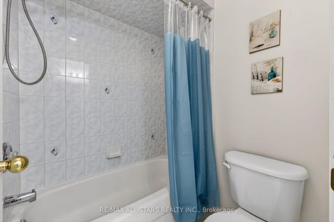 Photo 21 at 18 Lancaster Court, Keswick South, Georgina
