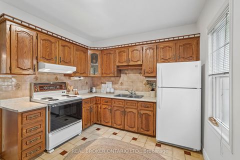 Photo 5 at 450 Armadale Avenue, Bloor West Village, Toronto