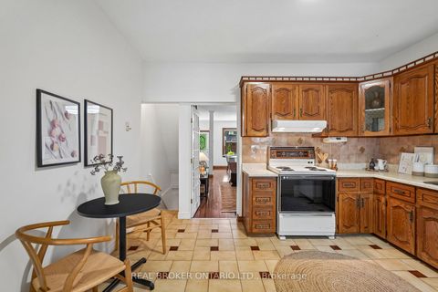 Photo 6 at 450 Armadale Avenue, Bloor West Village, Toronto