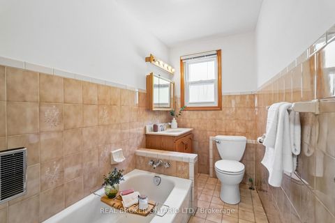 Photo 13 at 450 Armadale Avenue, Bloor West Village, Toronto