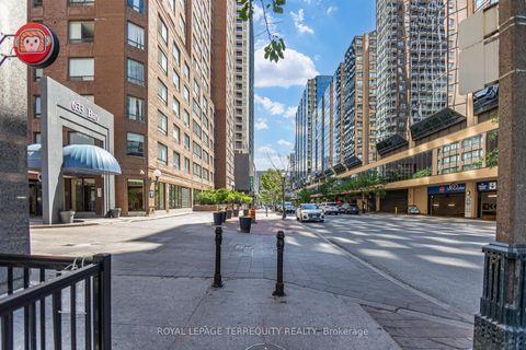 Photo 1 at 2302 - 633 Bay Street, Bay Street Corridor, Toronto