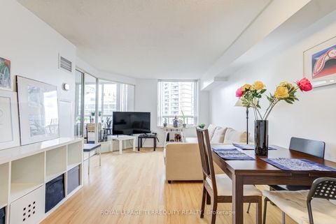 Photo 28 at 2302 - 633 Bay Street, Bay Street Corridor, Toronto