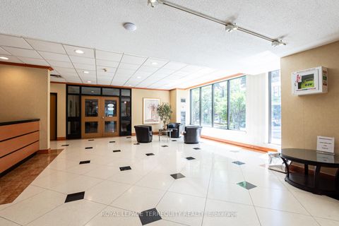 Photo 32 at 2302 - 633 Bay Street, Bay Street Corridor, Toronto