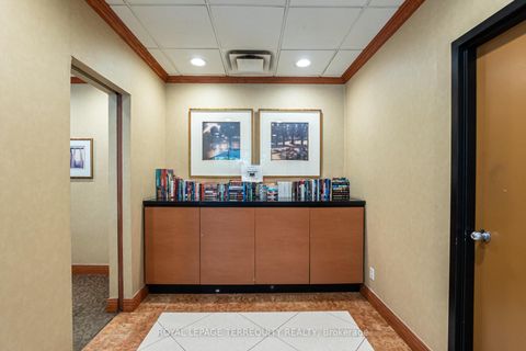Photo 44 at 2302 - 633 Bay Street, Bay Street Corridor, Toronto