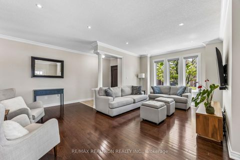 Photo 5 at 18 Hayfield Crescent, Jefferson, Richmond Hill