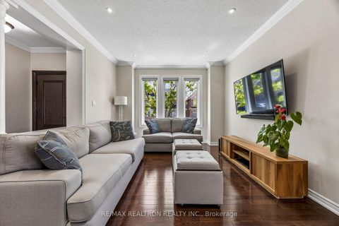 Photo 6 at 18 Hayfield Crescent, Jefferson, Richmond Hill