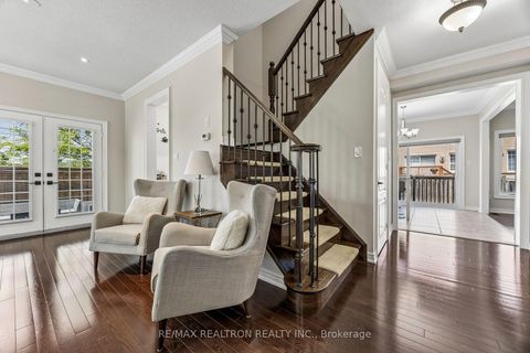 Photo 7 at 18 Hayfield Crescent, Jefferson, Richmond Hill