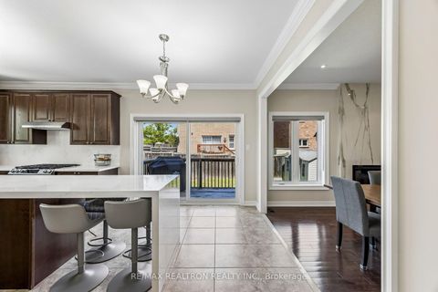Photo 8 at 18 Hayfield Crescent, Jefferson, Richmond Hill
