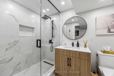 Photo 42 at 18 Hayfield Crescent, Jefferson, Richmond Hill