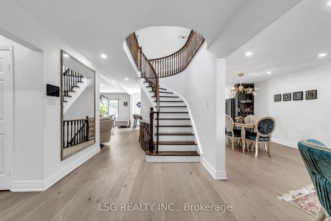 Photo 2 at 629 York Hill Boulevard, Yorkhill, Vaughan