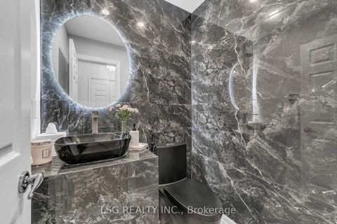 Photo 15 at 629 York Hill Boulevard, Yorkhill, Vaughan
