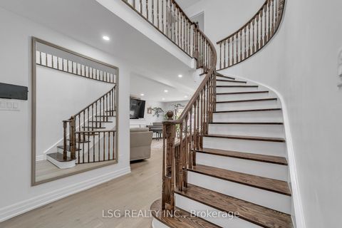 Photo 16 at 629 York Hill Boulevard, Yorkhill, Vaughan